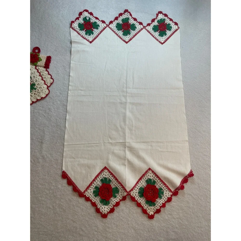 Handmade Crochet Kitchen Set Red Rose Floral Table Runner Potholders 4pc Vintage